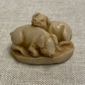 Sleeping Pigs mini, carved vintage genuine Georgia marble stone B37.